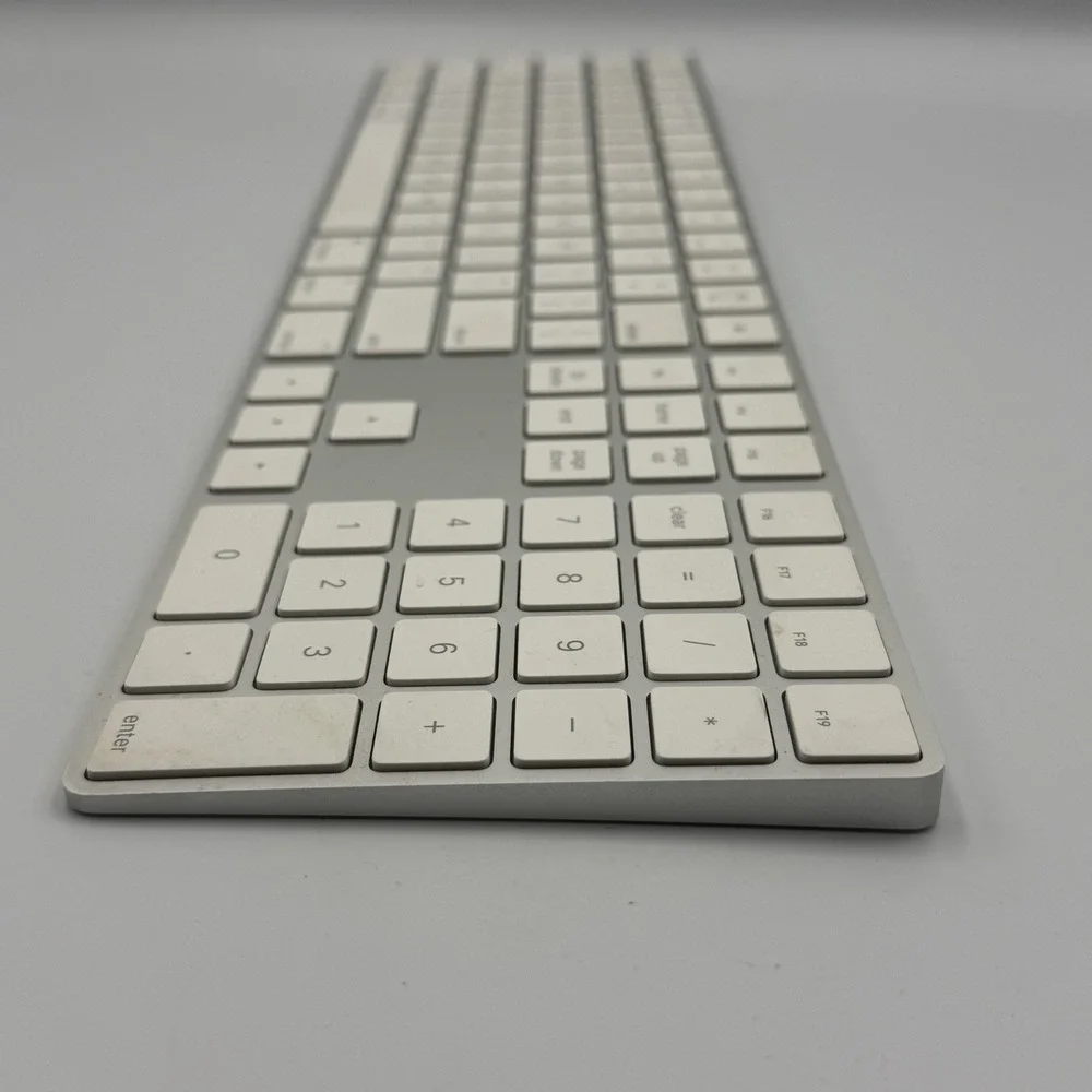 Apple Magic Keyboard A1843 Wireless Bluetooth w/ Numeric Keypad Silver White